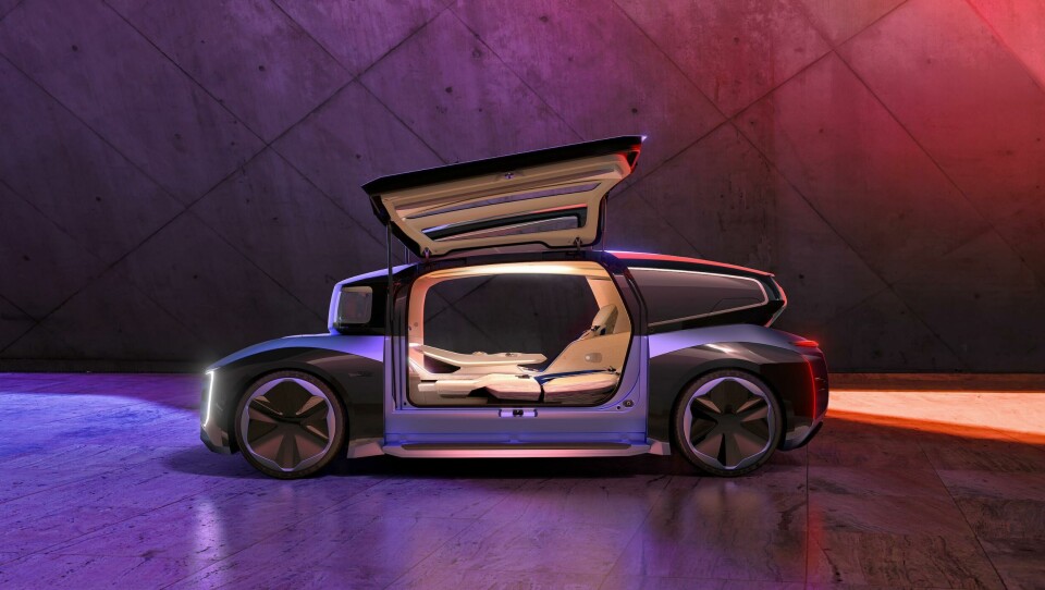 The gullwing doors remove the need for a B-pillar GEN_T_MODERN_ARCHITECTURE_SIDE_WEB_ZOOM0_16-9