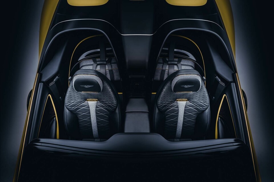Bespoke luggage by Schedoni slots in behind the seats Bentley Mulliner Bacalar - 13