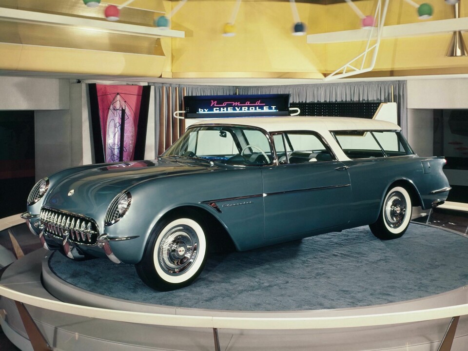The Corvette Nomad concept on the turntable. A huge crowd pleaser at Motorama shows corvette_nomad