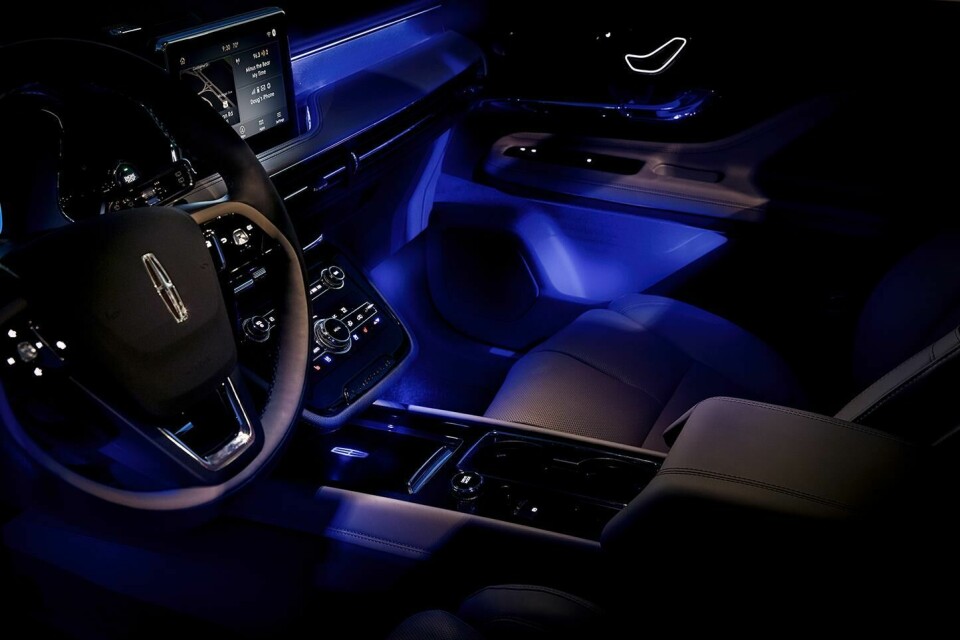 2020 Lincoln Corsair interior at night All-New-2020-Lincoln-Corsair_Interior-17_300-DPI