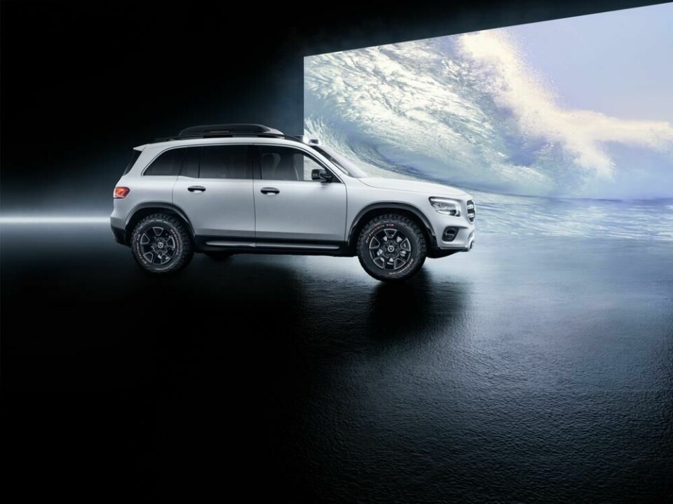 Shanghai 2019: Mercedes Concept GLB Merc GLB - side.jpg