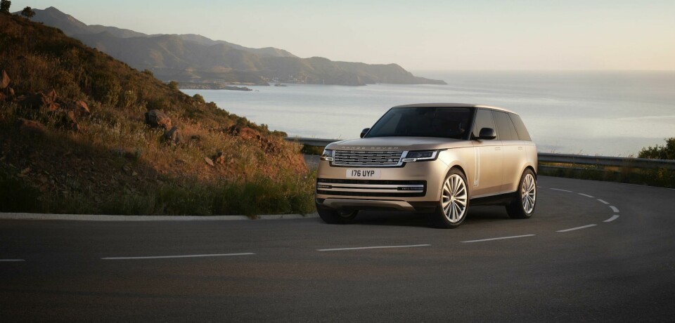 New Range Rover design kept clean and plush 2022 Range Rover exterior HERO