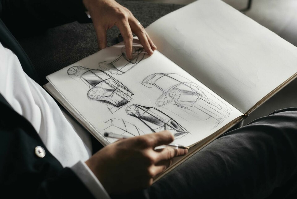 Designer Anders Warming with pen in hand CDN Anders Warming sketching