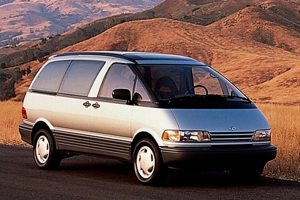 Toyota Previa (Estima) MPV – Ovoid for the masses CDN_VW Futura_Previa-02