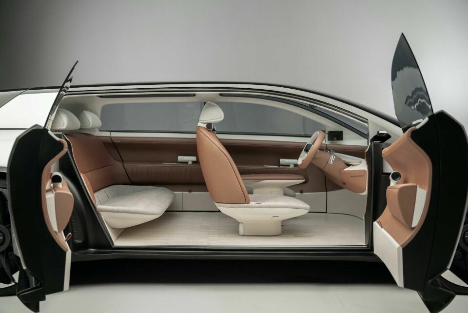 Butterfly doors of the Avinya Tata Avinya interior 06510_Graded_Corrected