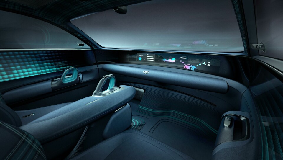 Hyundai Prophecy: Dreaming of a world without steering wheels Hyundai Prophecy interior dash