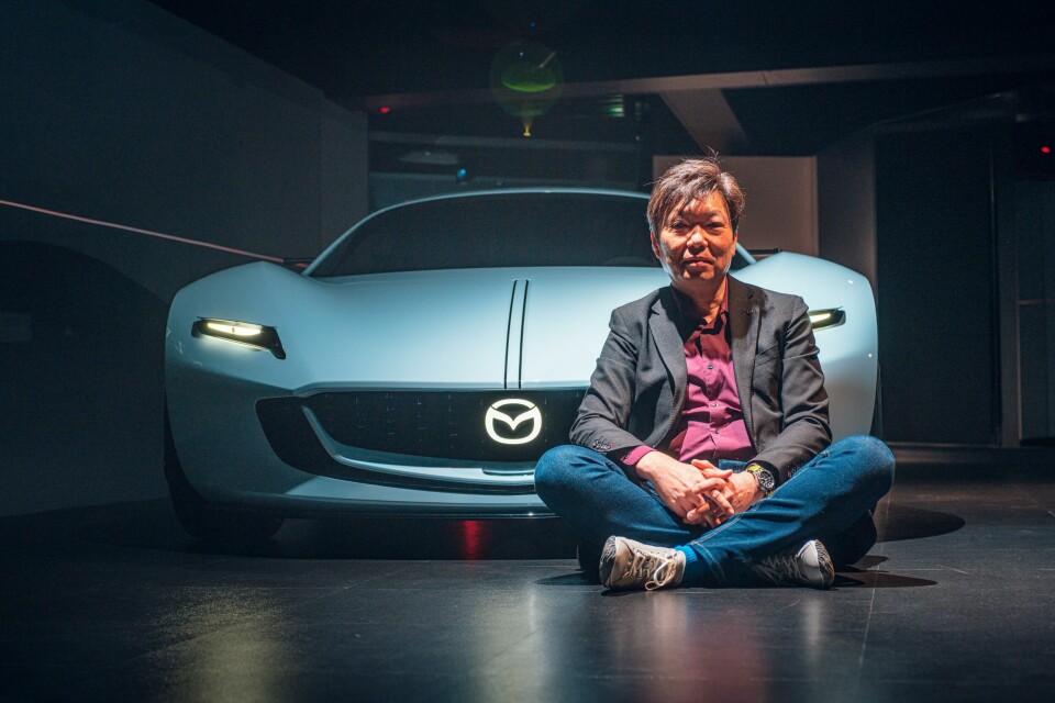 Nakayama with the Iconic SP (photo credit: Toby Thyer) Nakayama (on floor Iconic SP straight) - by Toby Thyer - 72