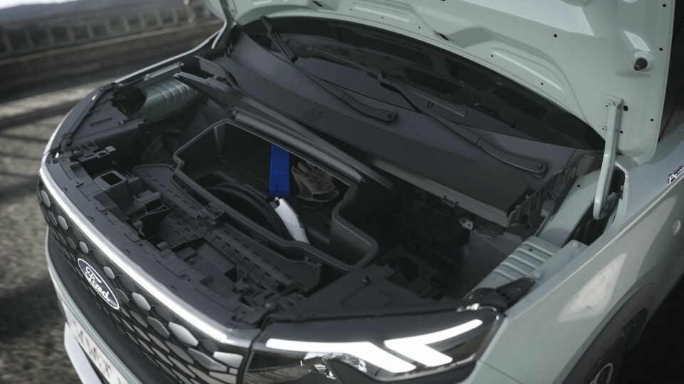 Sizeable front storage boot 2023_FORD_E-Tourneo-Courier_Active_10