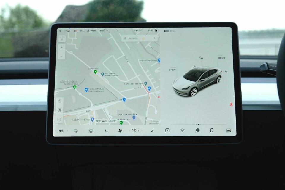 The 15-inch screen in the Tesla Model 3 Tesla Model 3 interior 6