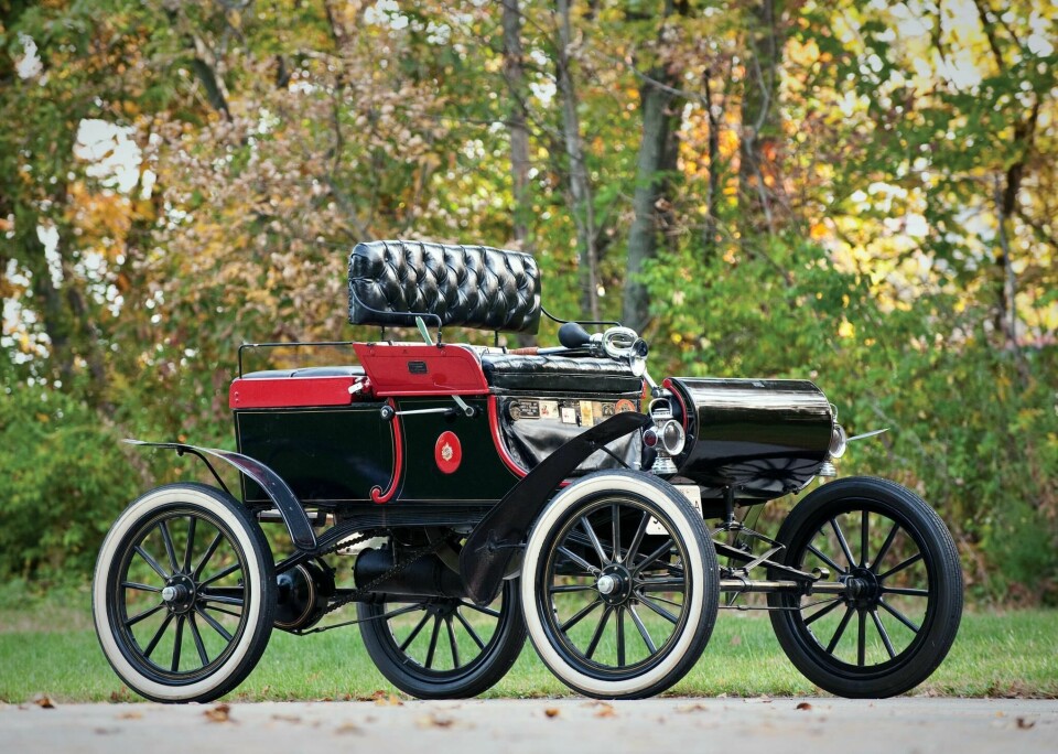 Oldsmobile curved dash runabout – an American classic, first car with a speedometer oldsmobile_curved_dash_runabout