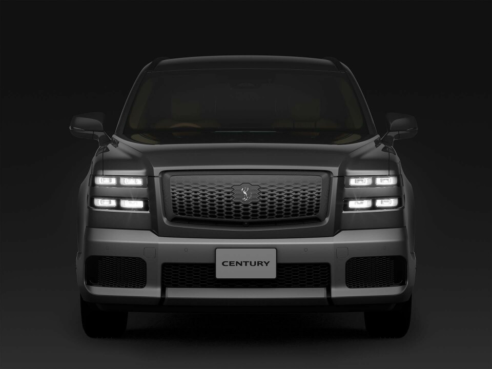 A new body, and a new face for the Toyota Century Ext13Toyota Century
