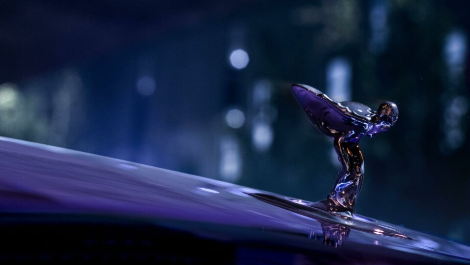 Spirit of Ecstasy in a signature dark finish exterior 6