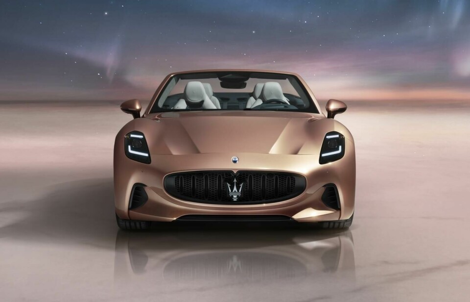 Classic Maserati features from years past – a low grille with headlamps sitting just above Small-23851-MaseratiGranCabrioFolgore