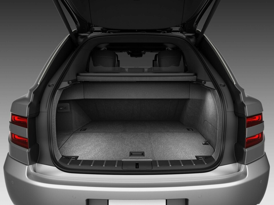 Ample boot space in SUV format Ext16Toyota Century