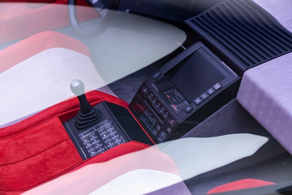 “Don’t you step on my… red suede centre console” Honda-HP-X_Set2_Studio-0025