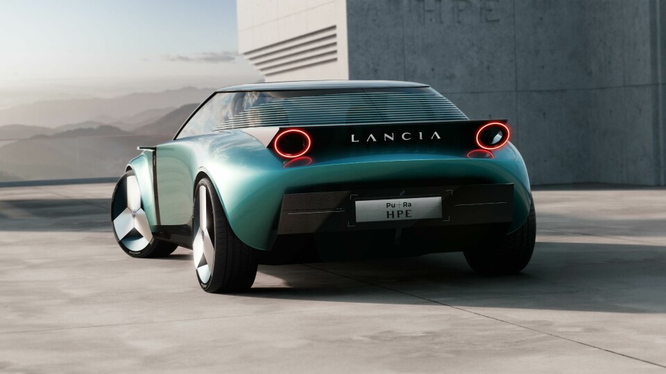Lancia Pu+Ra HPE has clear links to the Stratos Lancia Pu+Ra HPE - ext R3Q L