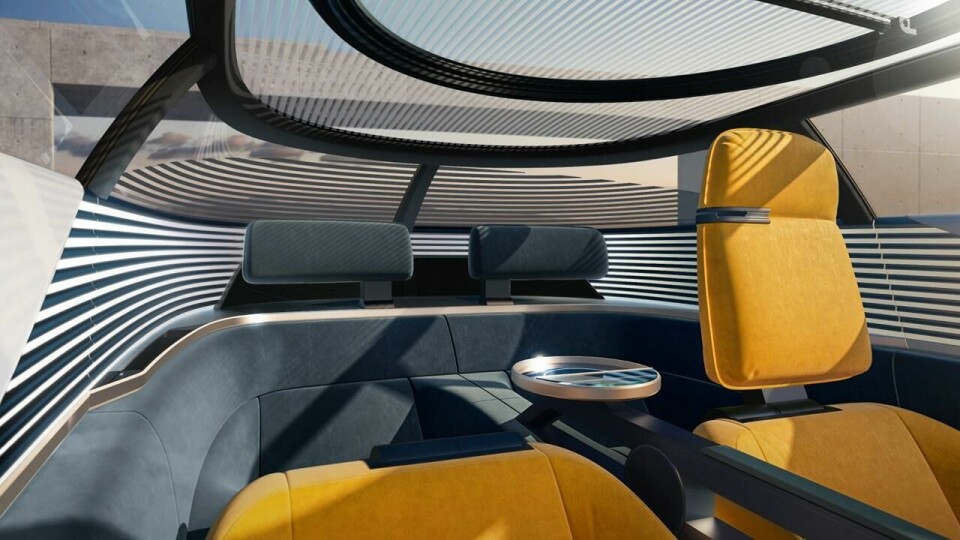 Horizontal slats hark back to Lancias of the past, but are also functional – providing shade Lancia Pu+Ra HPE - int rear seats