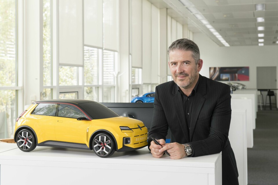 Car Design Review 9: Gilles Vidal, Renault DPS 2 Gilles V (with 5 model) 5644 - CROP to head