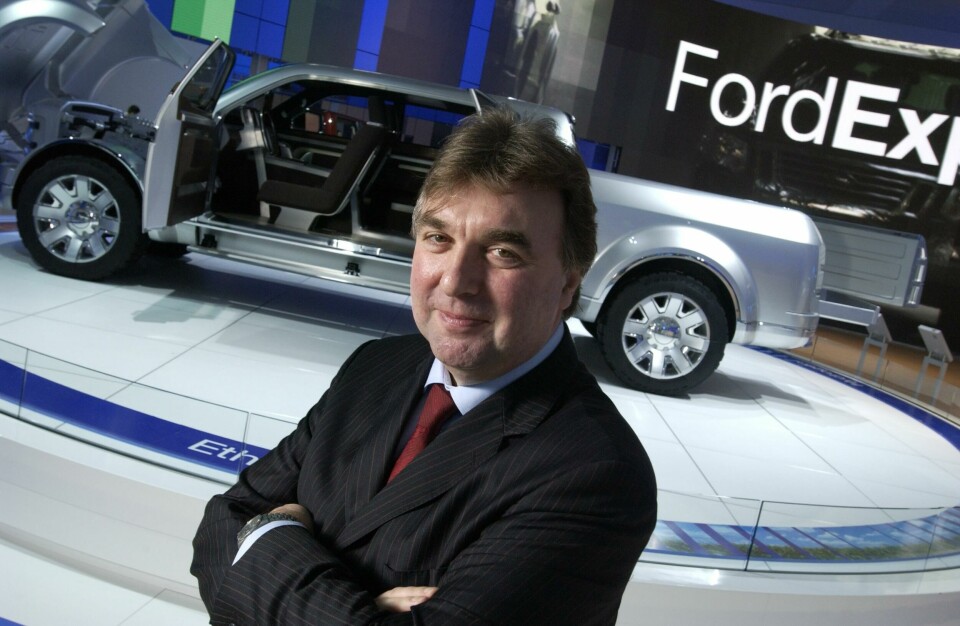 Peter Horbury at NAIAS with F-150 (2006) 2006 Peter Horbury at NAIAS with F-150