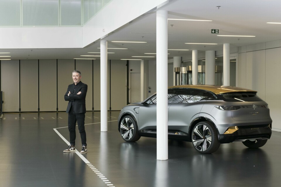 Gilles Vidal at Technocentre, Paris (Credit: Olivier Moravik for Car Design News) DPS 1 Gilles V (standing) 5593
