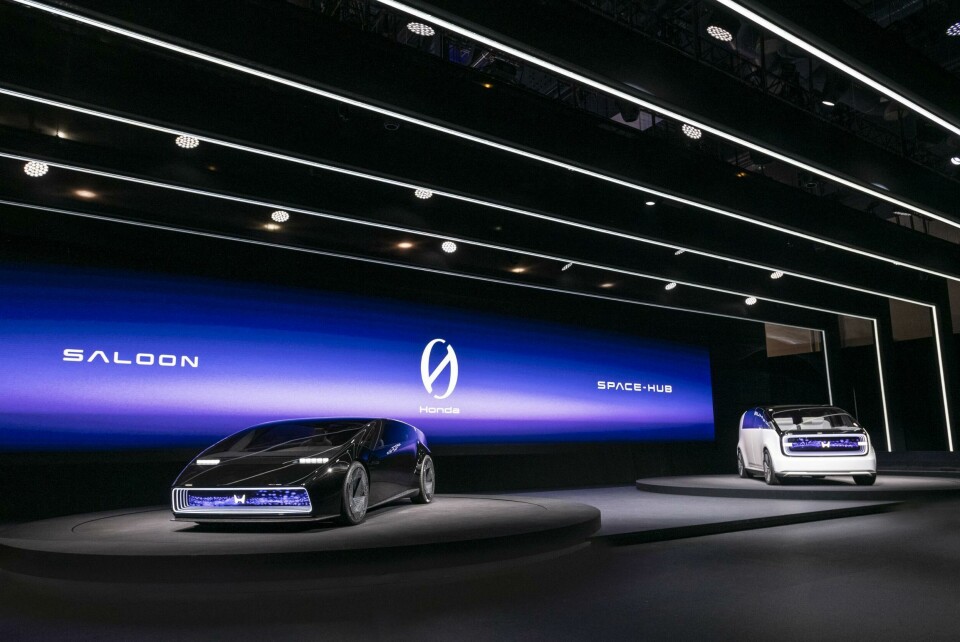 Honda’s 0 Series Saloon (left) and Space-Hub concept Honda 0 Series Concept Saloon and Honda 0 Series Concept Space-Hub2