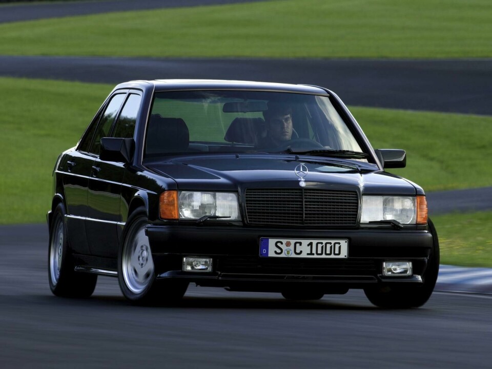 Mercedes 190E AMG goes sideways mercedes-190e-amg.jpg