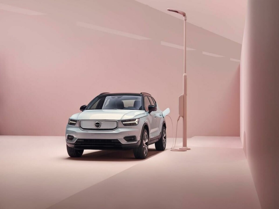 Volvo XC40 in Glacier Silver Volvo XC40 Glacier Silver