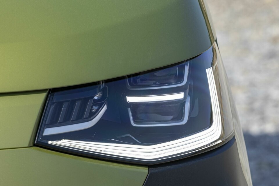 Headlamps of the all new Volkswagen Transporter The all new Volkswagen Transporter(5)