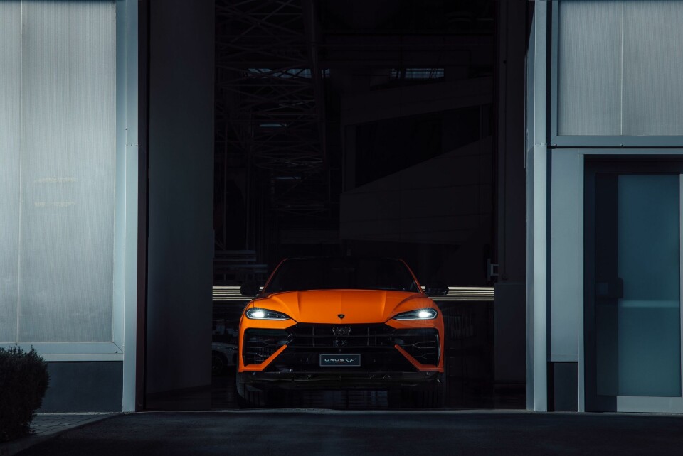 Lamborghini Urus 2024 front face Lamborghini Urus 2024 A6384-Edit