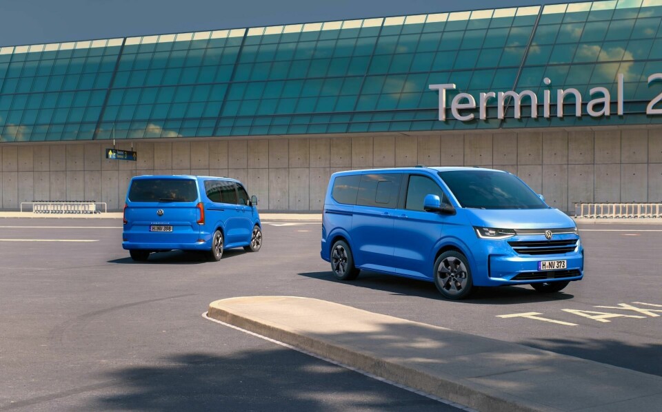 The Bulli line wraps around the entire vehicle The all new Volkswagen Transporter(12)