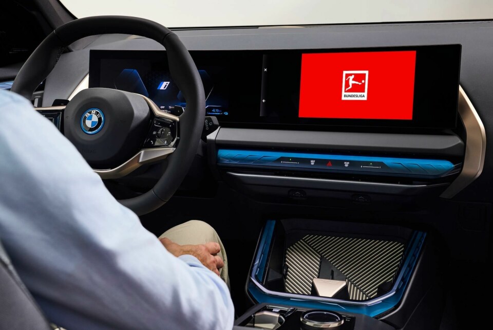 Car design round-up: BMW x Bundesliga, Maybach goes motif mad, sustainable materials P90564948_highRes_in-car-entertainment