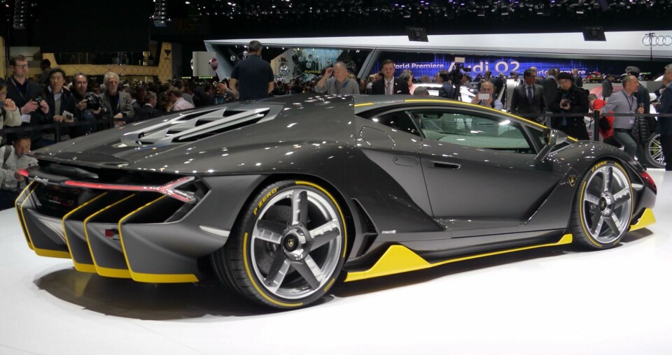 Geneva 2016: Lamborghini Centenario is a sad parody of itself lamborghini-centario-4