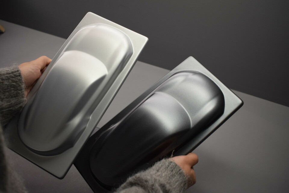 Colour samples are viewed on small 3D forms for evaluation envisage silver models