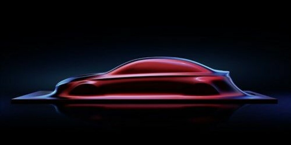 Mercedes-Benz to cut the creases 17C28 03Lo Res