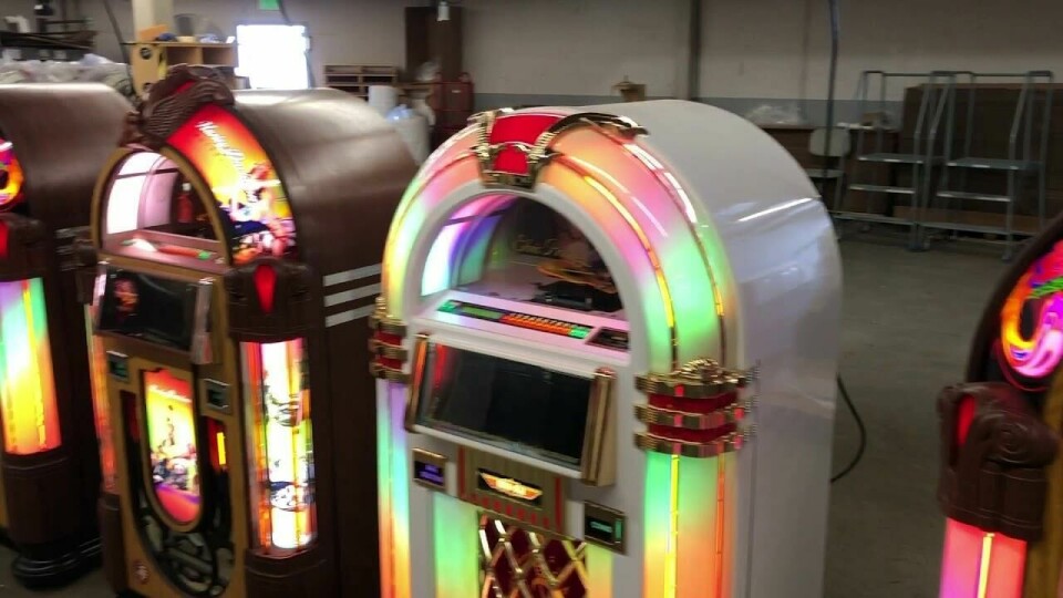 New Rockola Retro-Style jukeboxes – now made in California New Rockola Retro-Style jukeboxes