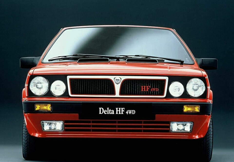 Contrasting forms: the Delta’s rectilinear grille and round headlamps Lancia Delta HF