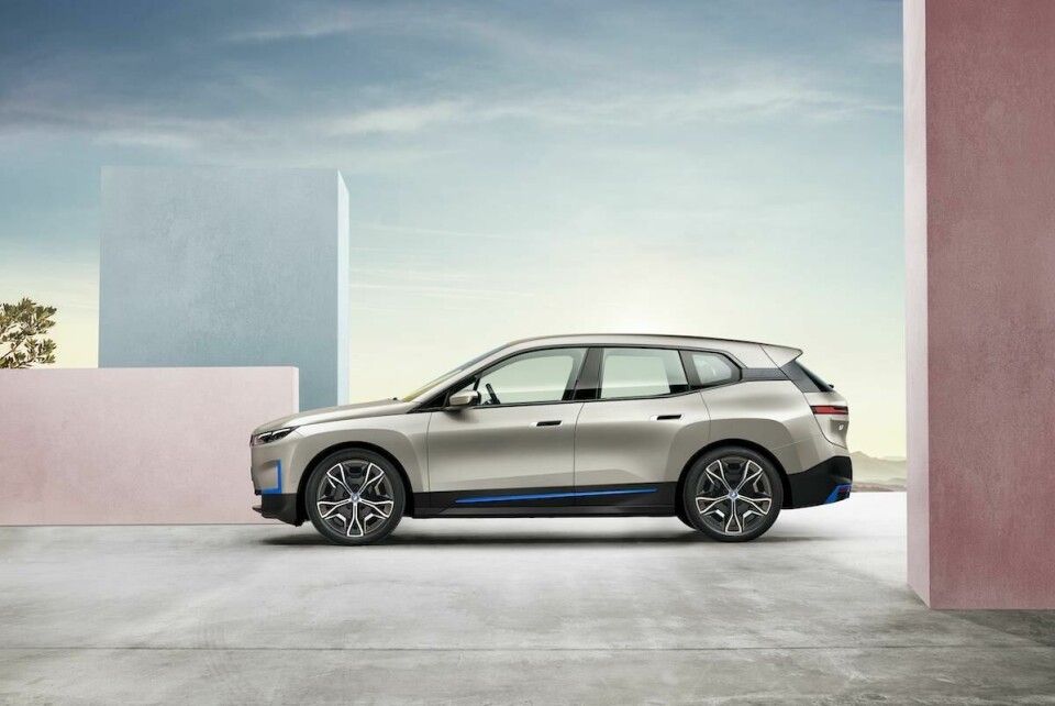 BMW iX features rectangular contours above the wheel arches BMW iX