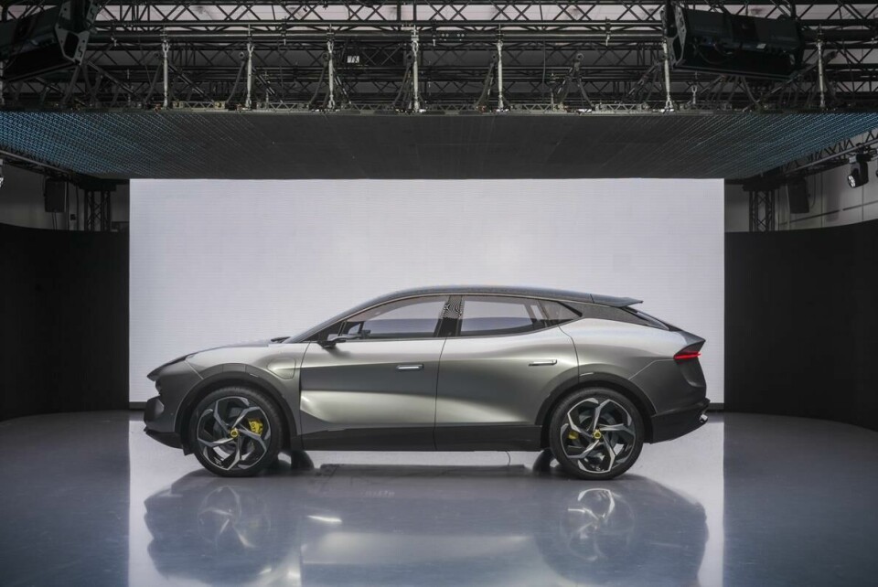 The design team pushed the door section in for better airflow and to reduce the car’s visual mass Lotus Eletre - ext side L1005647