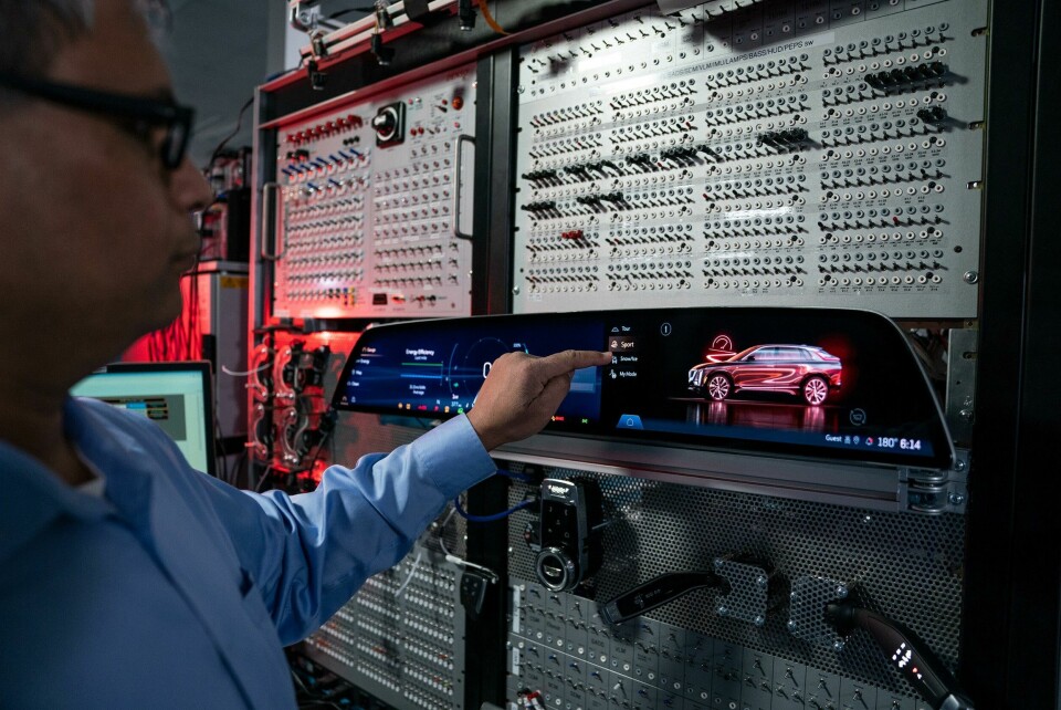 An electrical test is performed on the Ultifi system Cadillac LYRIQ Electrical Test for Ultifi UX software