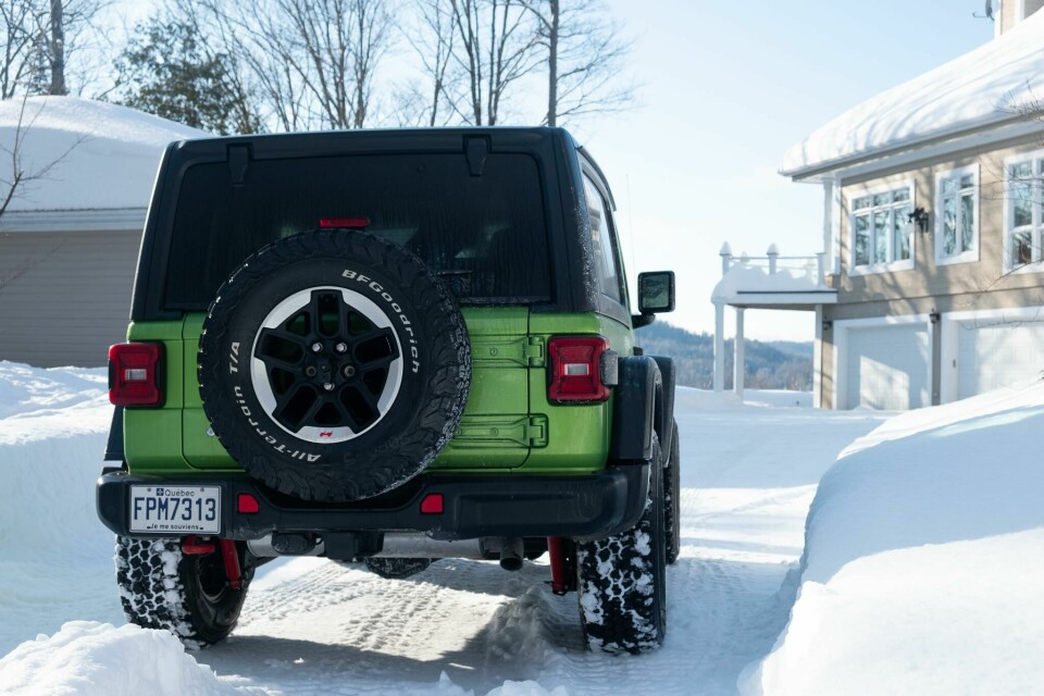 The 2020 Jeep Wrangler has a rear camera threaded through the spare wheel 2020 Jeep Wrangler snow 4