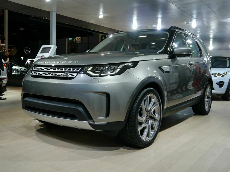 Paris 2016: Land Rover Discovery looks forward not back Land Rover Discovery 1