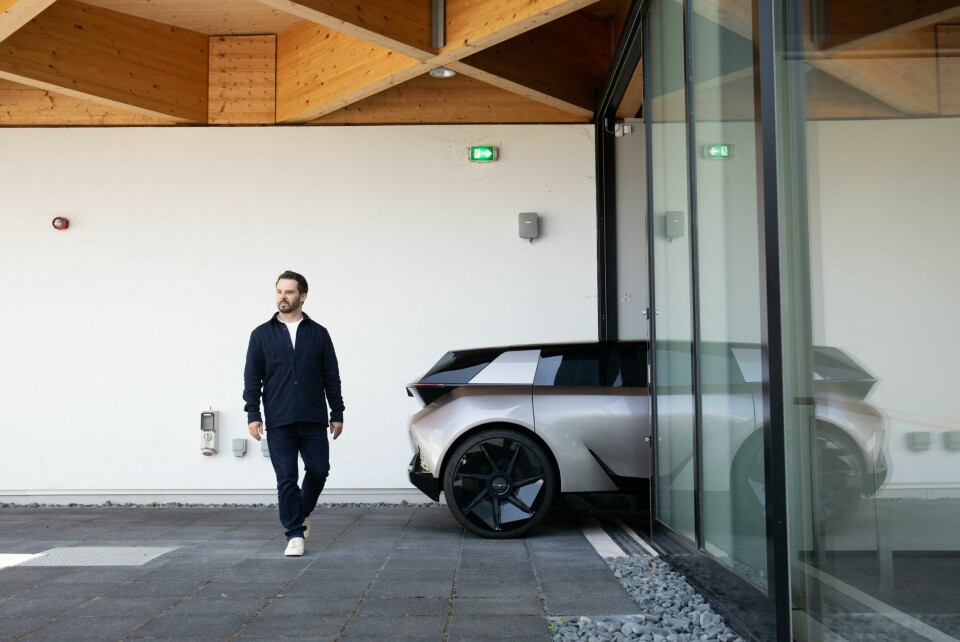 Aurelien Doisy with the Avinya concept peeking out DPS 2 aux AurelienDoisy-0802