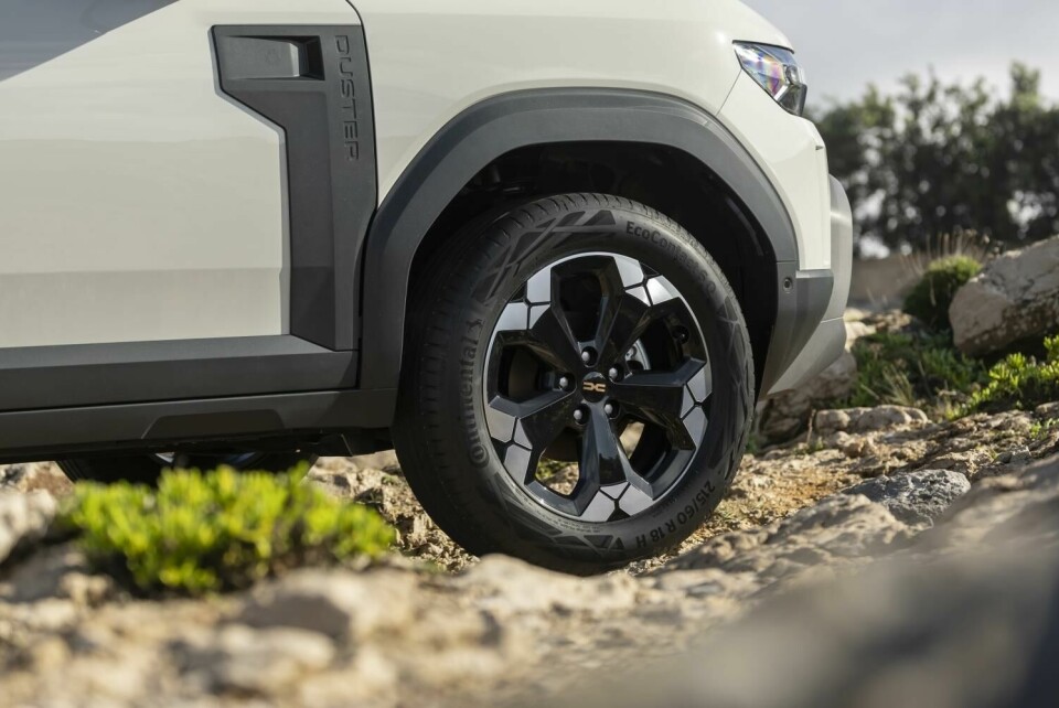 The new Duster walks the line between being chunky and compact Small-4868-All-NewDaciaDuster