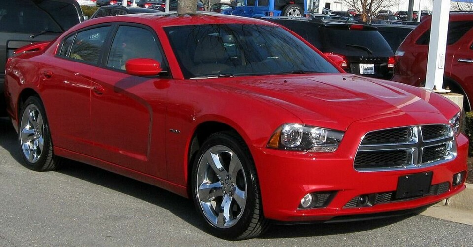 Seventh Generation: lower, longer and better engines Gen7Dodge Charger Generations