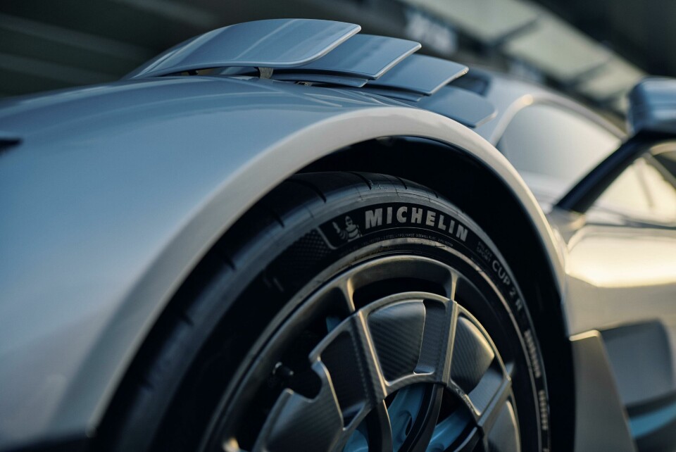 Michelin Pilot Sport CUP 2 R: a custom design for the Mercedes-AMG ONE 220214010-MICHELIN Pilot Sport CUP 2 R, a tyre custom made to fit the new Mercedes-AMG ONE-yasmarina-michelin-artwork-sx051-v001-sc-cs-ecirgb