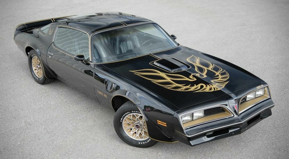 The Pontiac Trans Am – an unlikely movie star that saved the pony car as a species, including the Camaro Smokey-and-the-Bandit-1977-Pontiac-Trans-Am-1