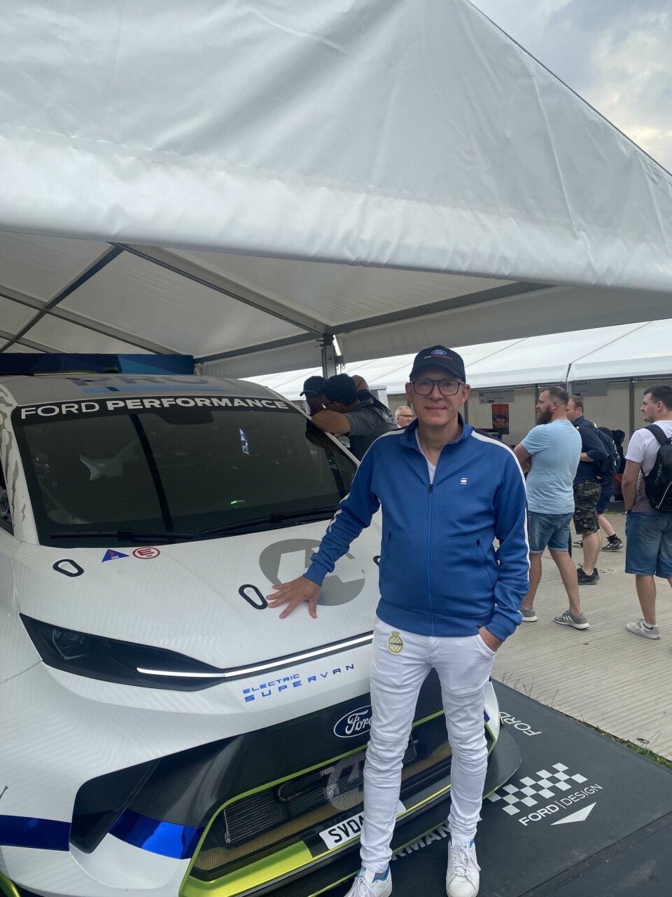 Amko Leenarts with the Ford SuperVan: ‘The fastest workhorse in the world.’ Amko Ford SuperVan copy