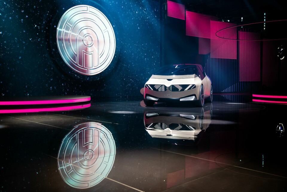 The BMW i Vision Circular concept 2021 BMW i Vision Circular - ext F3Q L (PR unveil shot)