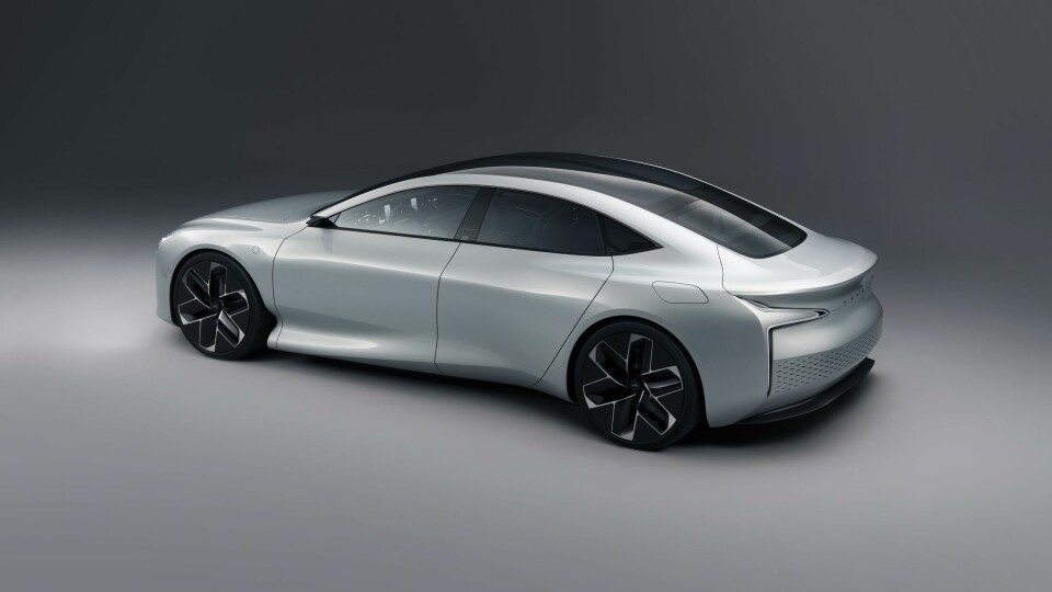 The rocker panels are sculpted almost like the body of a greyhound Hopium.Machina.Vision.Exter_4
