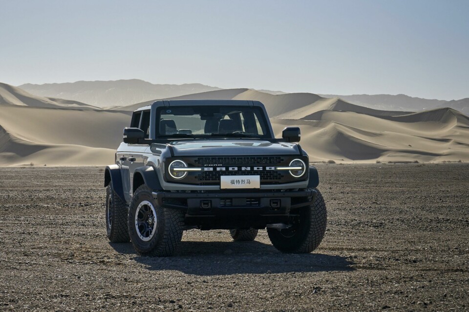 The Ford Bronco in Cactus Gray, shot in a Chinese desert 7. Bronco Hero Shot in China Desert_Cactus Gray